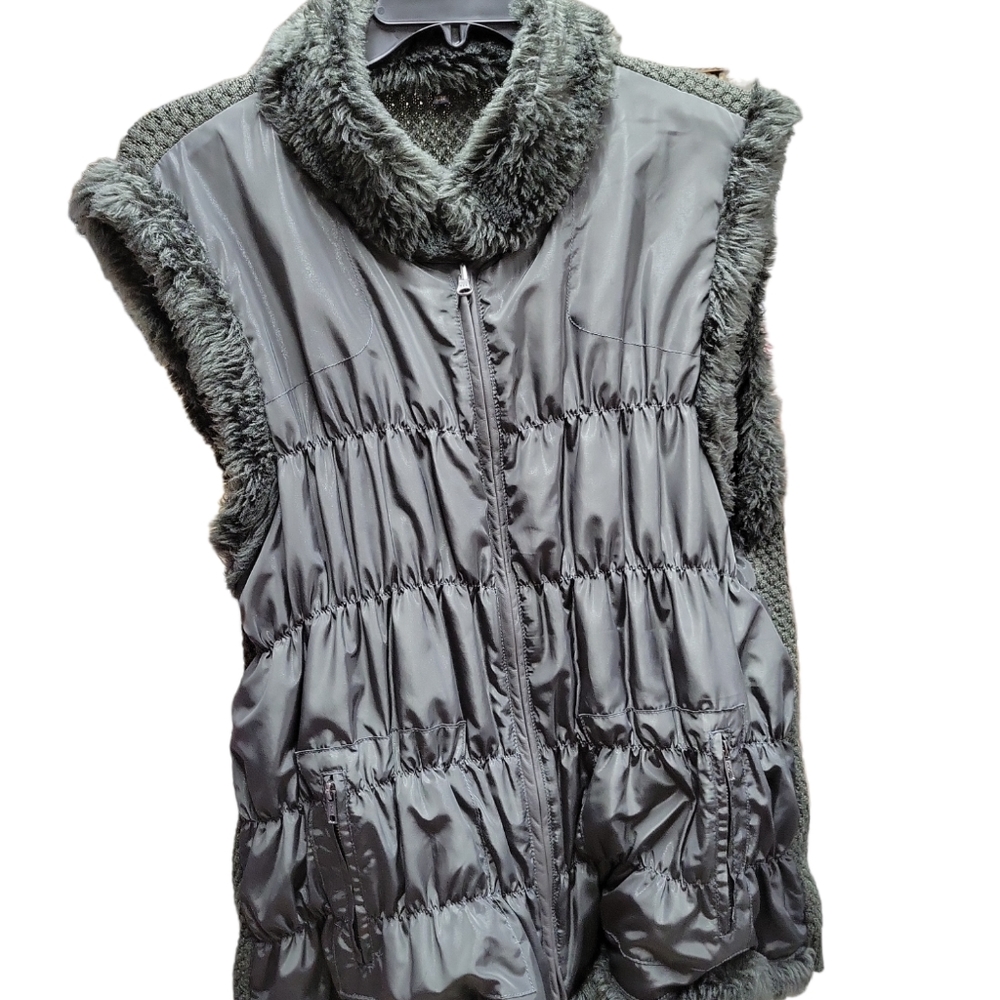 Iman Gray Reversible Vest, Size 3X, in good used condition.